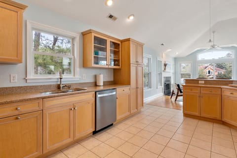 VOH24: Koselig Kove | Top Level Kitchen