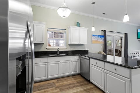 24-The-Pool-House-Kitchen-Alt