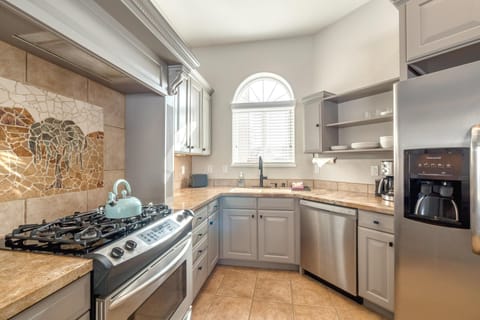 A kitchen that feels just like home—without the hassle.