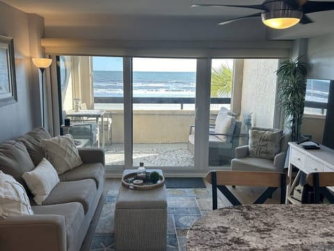 Click picture to watch video of Sea Pointe 206