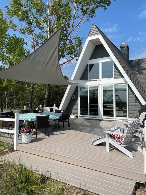 Front Deck overlooking lake