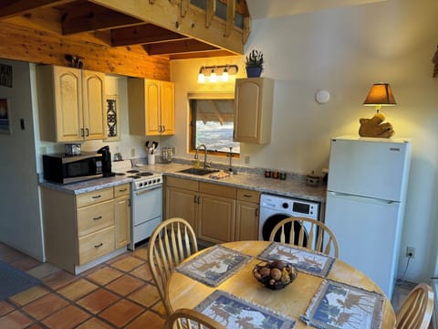 2b951837-82d6-4293-8873-1c13185d1780