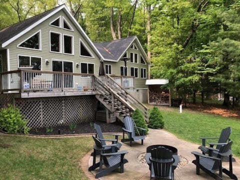 Firepit with Seating - Firepit with seating