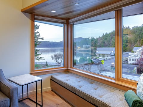 301 Canoe Island - Village Inn Eastsound Orcas Island Washington - 06