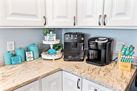 Caffeine lovers unite ☕🤩 Our gourmet coffee bar is the perfect spot for your morning cup of joe or a midday pick-me-up. With our top-of-the-line espresso machine and a variety of coffee blend