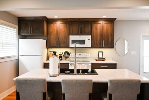 "Stayed at Danny’s House over the weekend of my wedding. It was great!, Nice big dining room table to accommodate my close friends and guest. Hot tub was definitely a plus!"