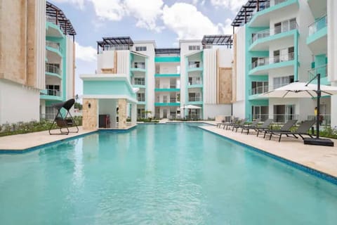 Pool View 3
