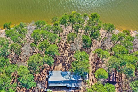 Avinger Vacation Rental | 5BR | 3.5BA | 2,100 Sq Ft | Step-Free Access