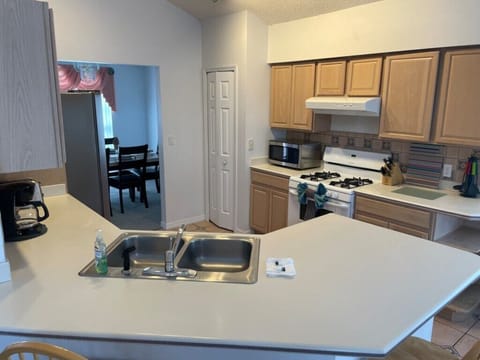 9af15eaf-4cce-4f2f-9f98-84870d4a1c22