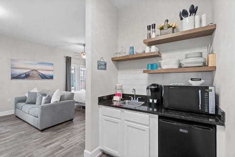 Kitchenette with mini refrigerator