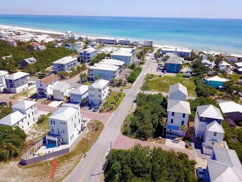 It is only a 3 minute walk to the beach!