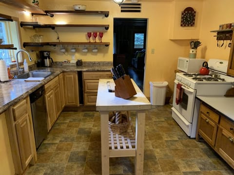 Well equipped kitchen