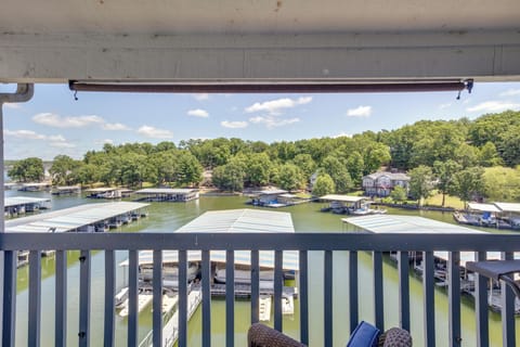 Private Balcony | 3 Mi to State Park Boat Ramp