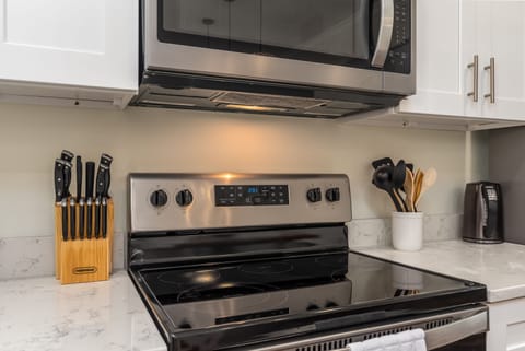 Fully Outfiited Ktichen Breeze Away Dauphin Island Beach Rentals