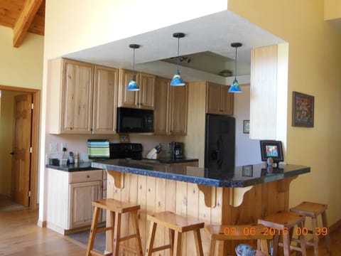 Counter Seating for 5