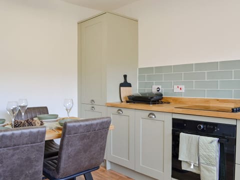 Kitchen/diner | Black Spout Cottage, Pitlochry