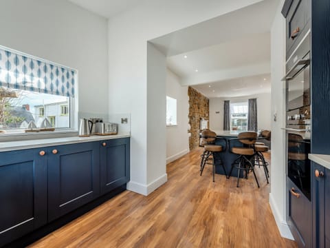 Kitchen | Beachy View - Harbour Heights, Saundersfoot