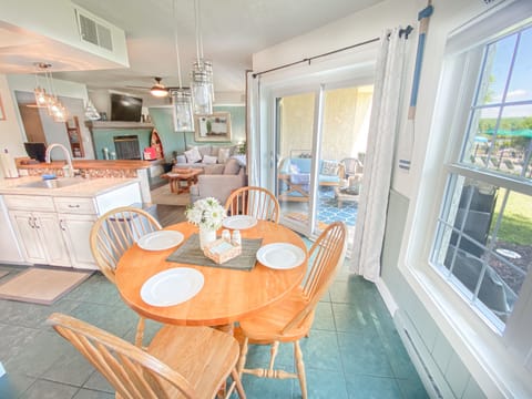 Open concept living area perfect for spending time w/ family & friends!