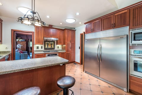 Stainless steel and top of the line appliances.