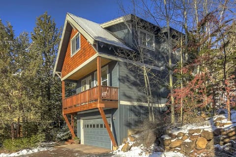 Welcome to Quincy House! We hope we get to host you at this unforgettable Bend rental!