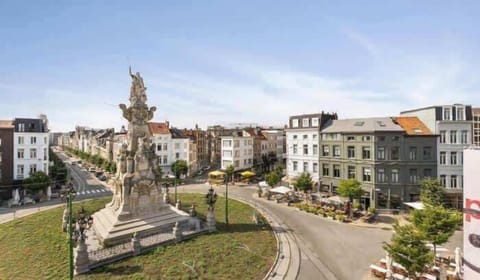 Marnixplaats, a cosy square with a lot of restaurants and pubs.