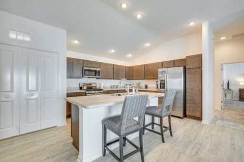 Kitchen | Dishware & Flatware | Coffee Maker | Toaster Oven | Blender