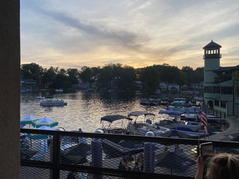 Boating season is in on Portage Lakes! Enjoy a nice local lakefront dinner!