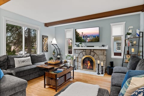 Experience comfort and relaxation with plenty of cozy seating options for everyone. Sink into the plush cushions, unwind, and create lasting memories with loved ones in this cozy and welcoming atmosphere.