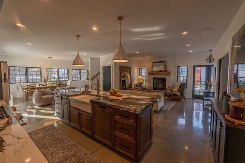 Free-flowing entertaining space to make your stay a memorable one