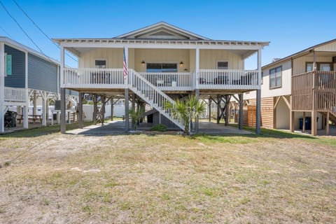 You will enjoy Pier Bliss in this great beach house located near the ocean.