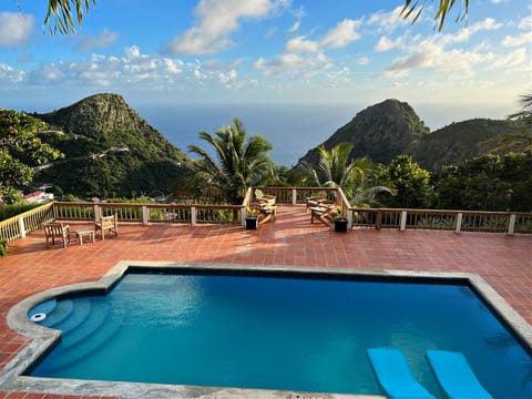 Harmony House Private Pool - Twin Peaks + the Caribbean Sea