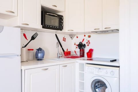 1e6a325d 0307 44c9 8ac0 30ce11563481