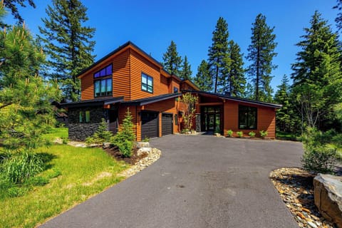 Suncadia Golfside Escape | MtnViews & Relax w/ Spa/GameRm+ 1PM Check-In & Out House in Roslyn