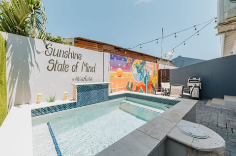 Nice and cozy plunge pool