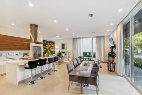 Main area with the integrated kitchen