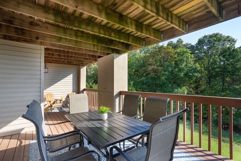 Perfect spot for some outdoor brunch vibes.