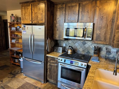 Gas Stove & Mircrowave