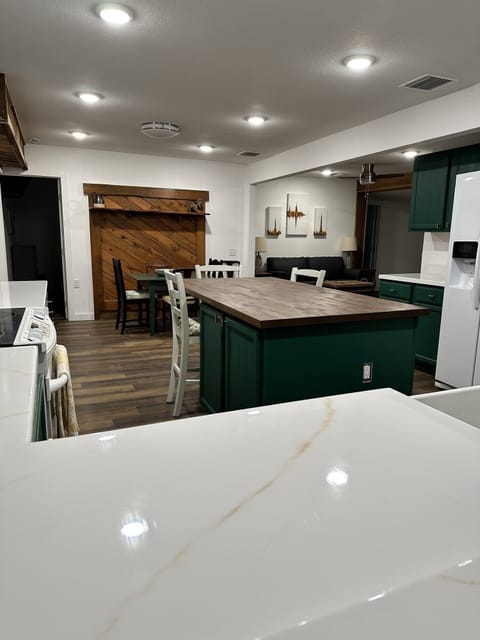 Cookies Cottage Kitchen