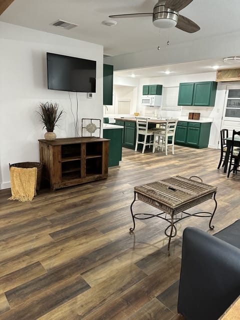 Cookies Cottage Living area