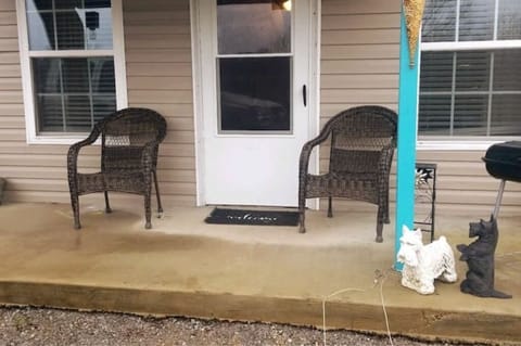 Entry area to property