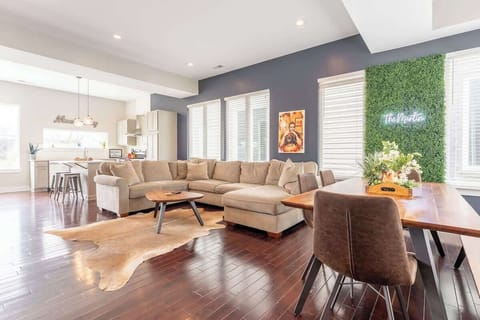 The Martin_Large-001