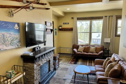 Living Area in Cottage, electric fireplace, smart TV, Bluetooth speaker, games