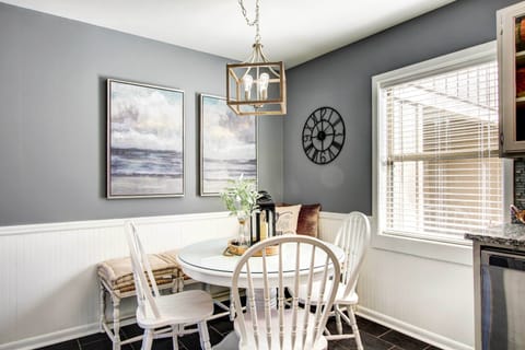 Dining Area | Dishware/Flatware | Main Floor