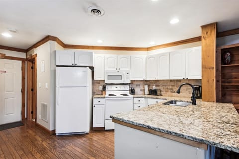 mainlevel-kitchen-_kjh8443