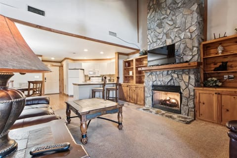 mainlevel-livingroom-_kjh8463