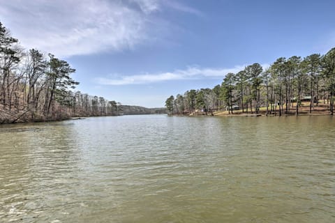 Tallassee Vacation Rental | Studio | 1BR | 1 Step Required | 480 Sq Ft