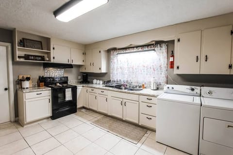 a4f4ecb8-5ce1-4b87-995a-389a64729ed6