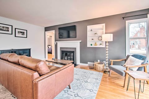 Normal Vacation Rental | 3BR | 1.5BA | 1,163 Sq Ft | 4 Stairs Required to Enter