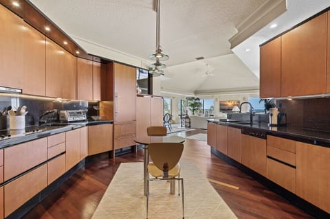 Huge and luxurious kitchen