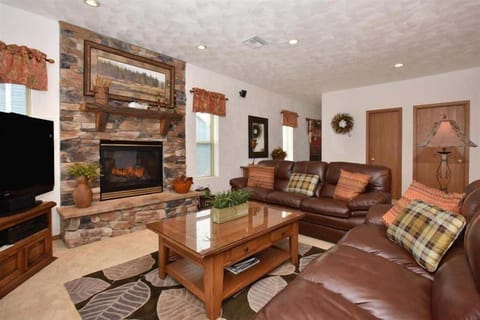 Home Decor, Fireplace, Indoors, Furniture, Living Room